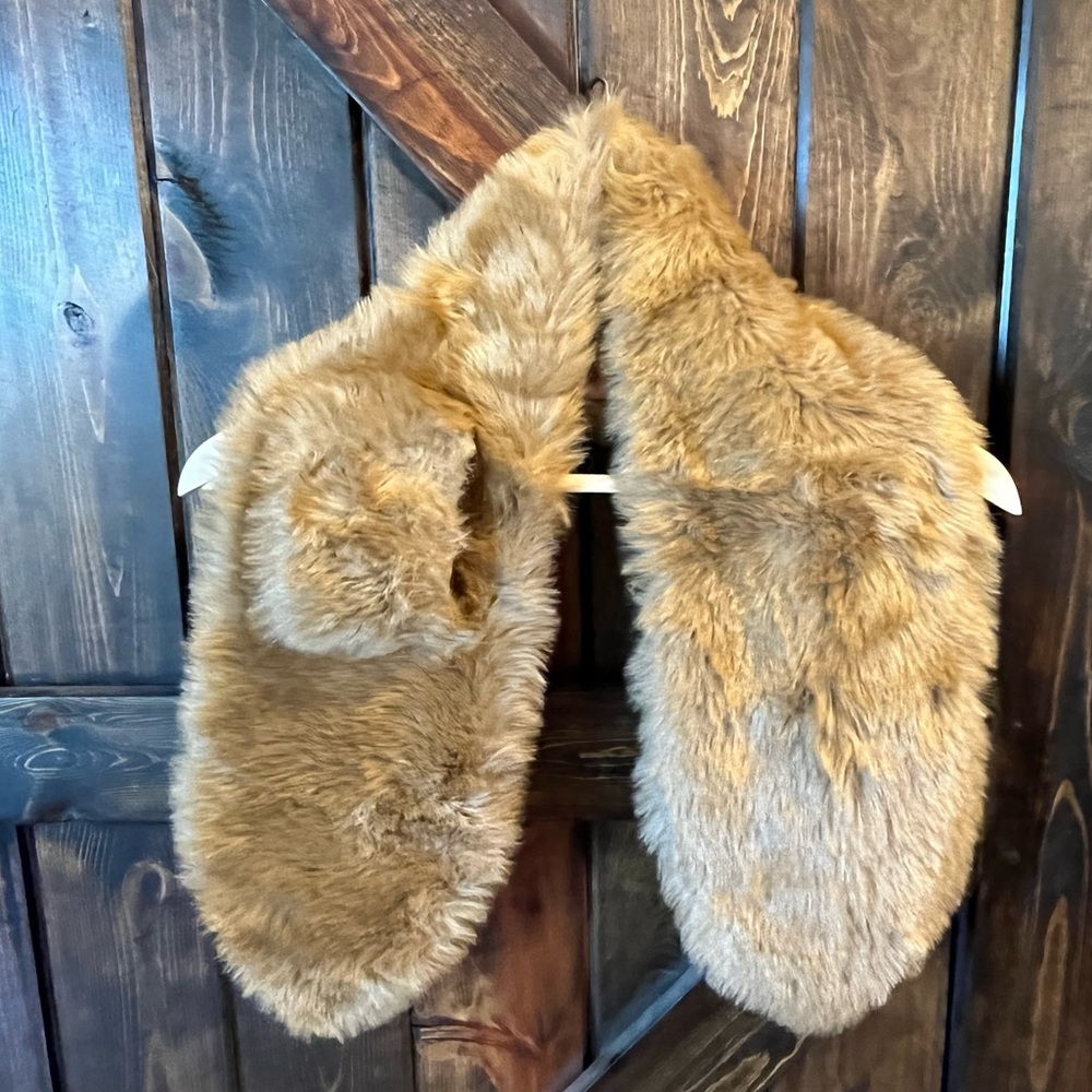 Banana Republic Faux fur pull through scarf